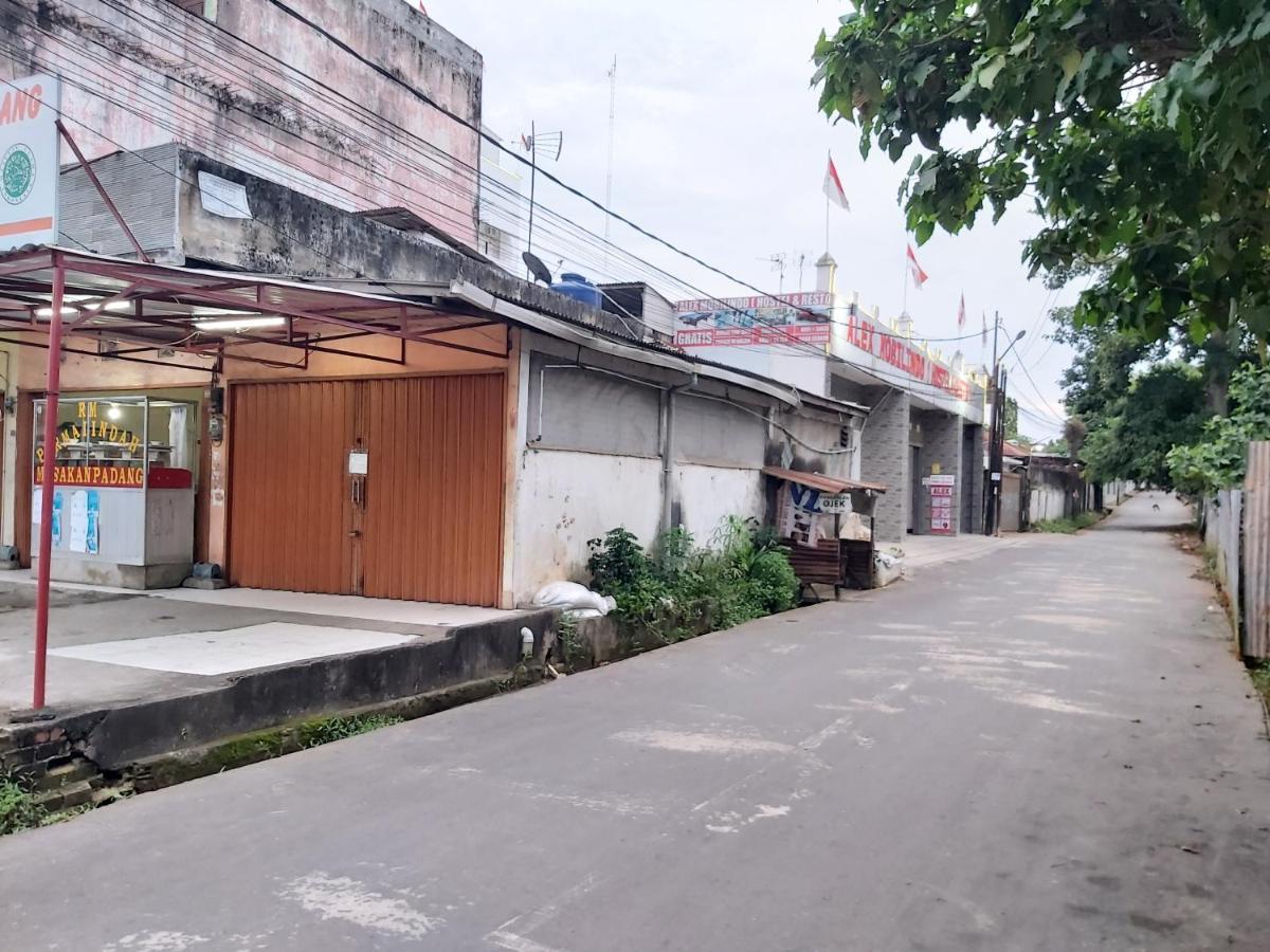 Alex Hostel 2 Palembang Eksteriør bilde