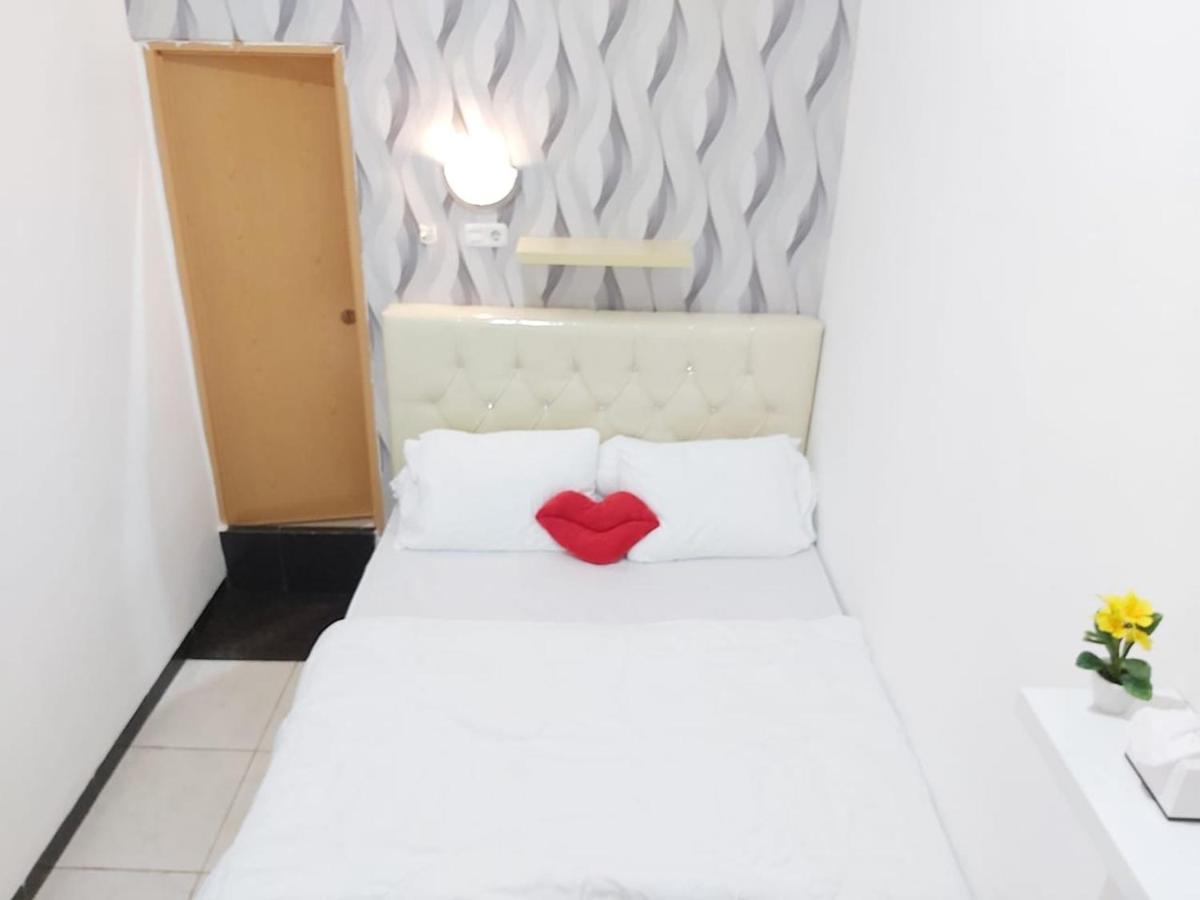 Alex Hostel 2 Palembang Eksteriør bilde