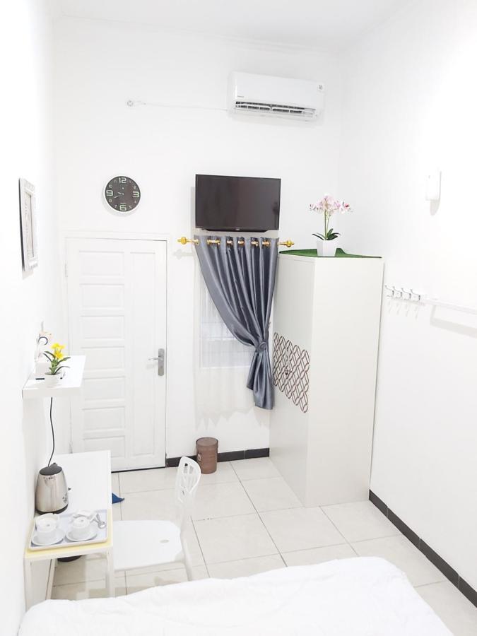 Alex Hostel 2 Palembang Eksteriør bilde